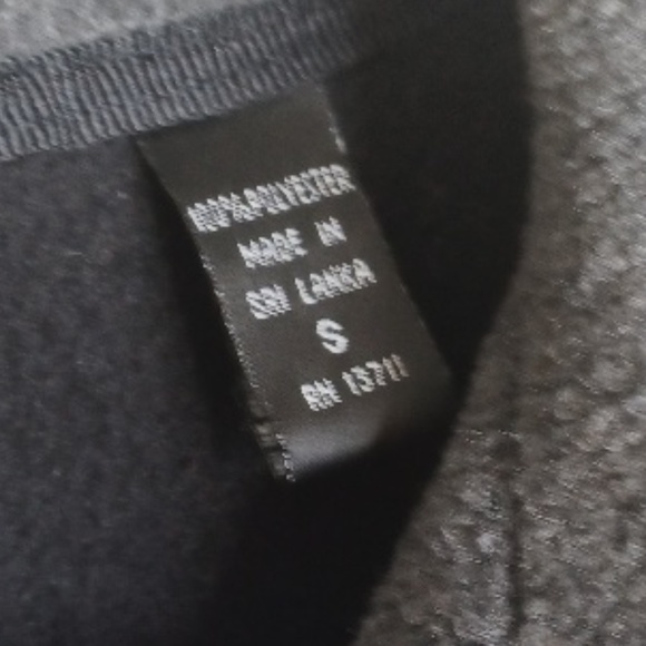 Men's Black Fleece Pullover Quarter Zip. Size: Small - Picture 8 of 15